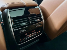 BMW X7 M60i Sports Activity Vehicle 2026