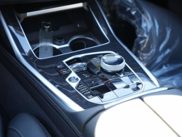 BMW X7 M60i Sports Activity Vehicle 2026