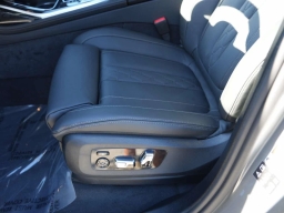 BMW X7 M60i Sports Activity Vehicle 2026