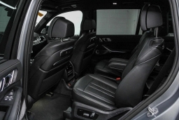 BMW X7 M60i Sports Activity Vehicle 2026