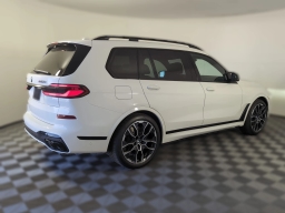 BMW X7 M60i Sports Activity Vehicle 2026