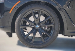 BMW X7 M60i Sports Activity Vehicle 2026