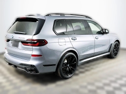 BMW X7 M60i Sports Activity Vehicle 2026