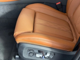 BMW X7 M60i Sports Activity Vehicle 2026