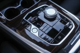 BMW X7 M60i Sports Activity Vehicle 2026