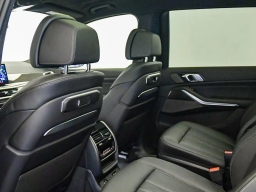 BMW X7 M60i Sports Activity Vehicle 2026