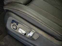 BMW X7 M60i Sports Activity Vehicle 2026