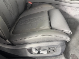 BMW X7 M60i Sports Activity Vehicle 2026