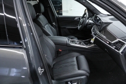 BMW X7 M60i Sports Activity Vehicle 2026