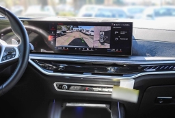 BMW X7 M60i Sports Activity Vehicle 2025