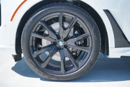 BMW X7 M60i Sports Activity Vehicle 2026