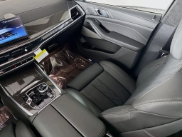 BMW X7 M60i Sports Activity Vehicle 2026