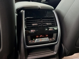 BMW X7 M60i Sports Activity Vehicle 2026