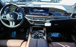 BMW X7 M60i Sports Activity Vehicle 2026