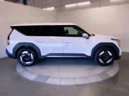 Kia EV9 Light Long Range RWD 2026