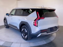 Kia EV9 Light Long Range RWD 2026