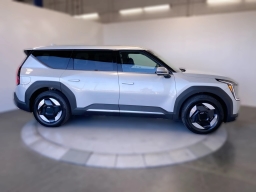 Kia EV9 Light Long Range RWD 2026