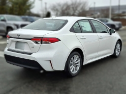 Toyota Corolla LE CVT (Natl) 2026