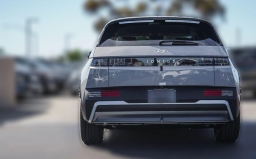 Hyundai IONIQ 5 SE Standard Range RWD 2026