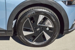 Hyundai IONIQ 5 SE Standard Range RWD 2026