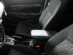 Mitsubishi Outlander Sport LE 2.0 AWC 2025