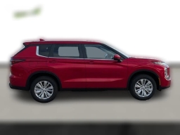 Mitsubishi Outlander ES FWD 2025