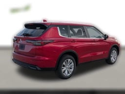 Mitsubishi Outlander ES FWD 2025