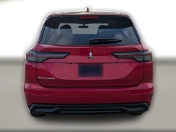 Mitsubishi Outlander ES FWD 2025