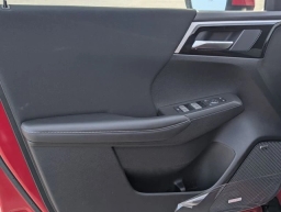 Mitsubishi Outlander ES FWD 2025