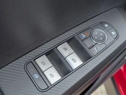 Mitsubishi Outlander ES FWD 2025