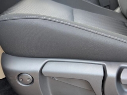 Mitsubishi Outlander ES FWD 2025