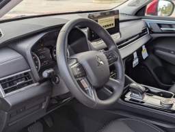 Mitsubishi Outlander ES FWD 2025