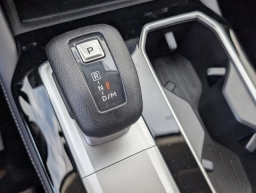 Mitsubishi Outlander ES FWD 2025