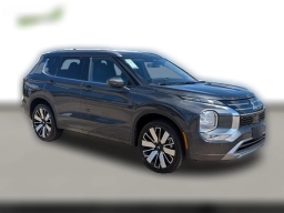 Mitsubishi Outlander SEL FWD 2025
