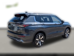 Mitsubishi Outlander SEL FWD 2025