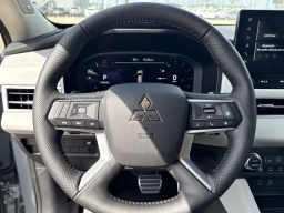 Mitsubishi Outlander SEL FWD 2025