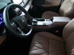 Mitsubishi Outlander SEL S-AWC 2025