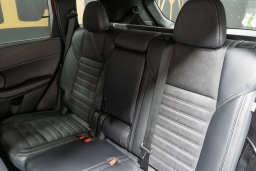 Mitsubishi Outlander Plug-In Hybrid SE S-AWC 2025