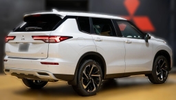 Mitsubishi Outlander Plug-In Hybrid SE S-AWC 2025