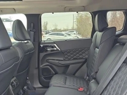 Mitsubishi Outlander Plug-In Hybrid SEL Black Edition S-AWC 2025