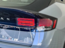 Nissan LEAF PLATINUM+ FWD 2026