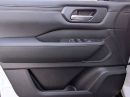 Nissan Armada SV 4x4 2026