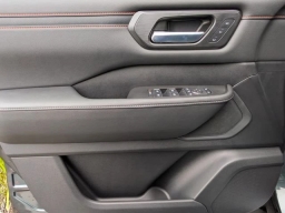 Nissan Armada PRO-4X 4x4 2026