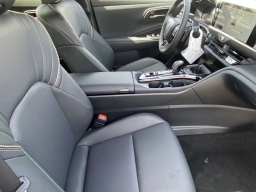 Toyota Crown Signia Limited AWD (Natl) 2026