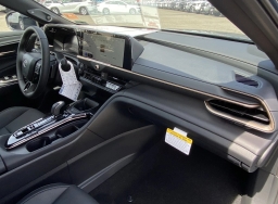 Toyota Crown Signia Limited AWD (Natl) 2026
