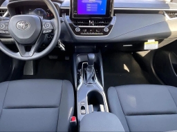 Toyota Corolla LE CVT (Natl) 2026