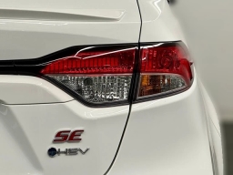 Toyota Corolla Hybrid SE FWD (Natl) 2026