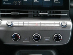 Hyundai Kona SE AWD 2026