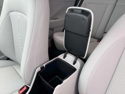 Hyundai Kona SEL Premium FWD 2026