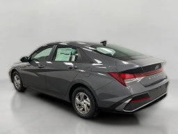 Hyundai Elantra SE IVT 2026